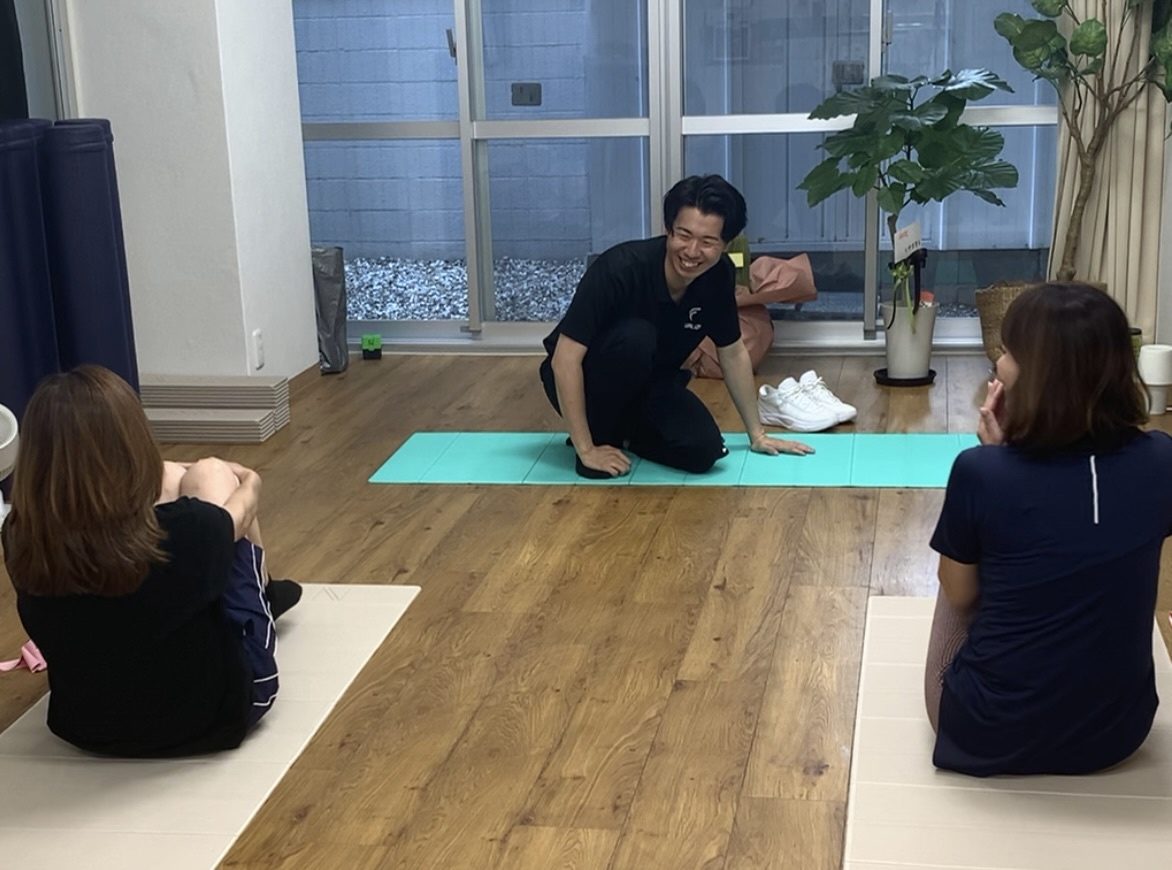 少人数制のセミパーソナルレッスンの様子